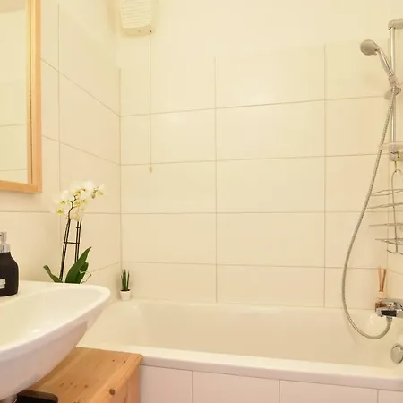 Peaceful Studio Near Center Apartment *