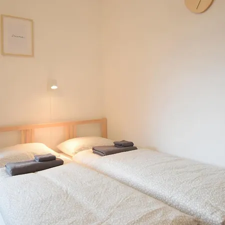 Peaceful Studio Near Center Apartment *